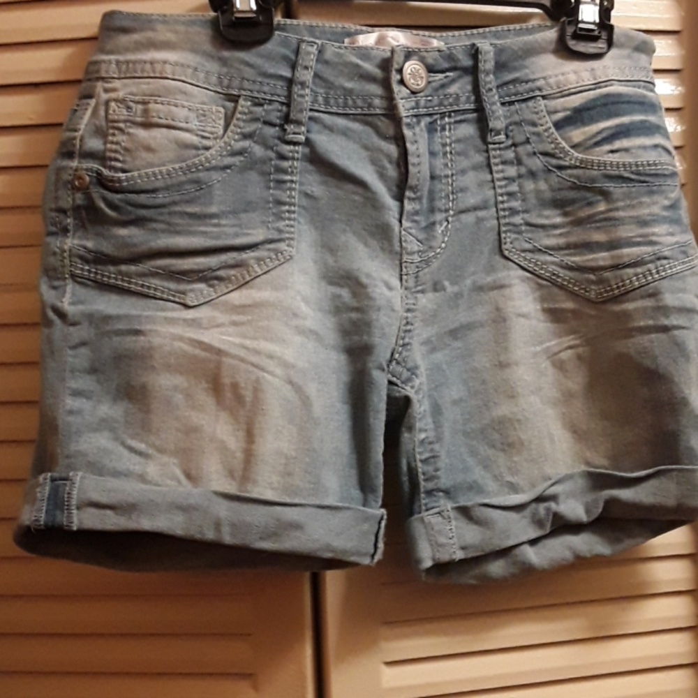 Shorts size 7 juniors